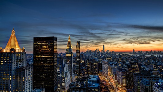 都市夕阳窗景