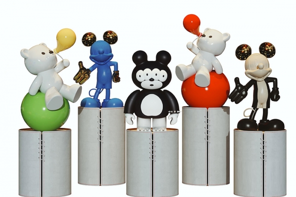 现代公仔米老鼠小狗熊潮玩雕塑饰品摆件